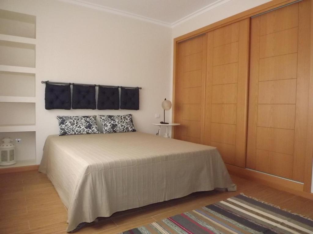Entrecubos Guesthouse Olhão Rum bild